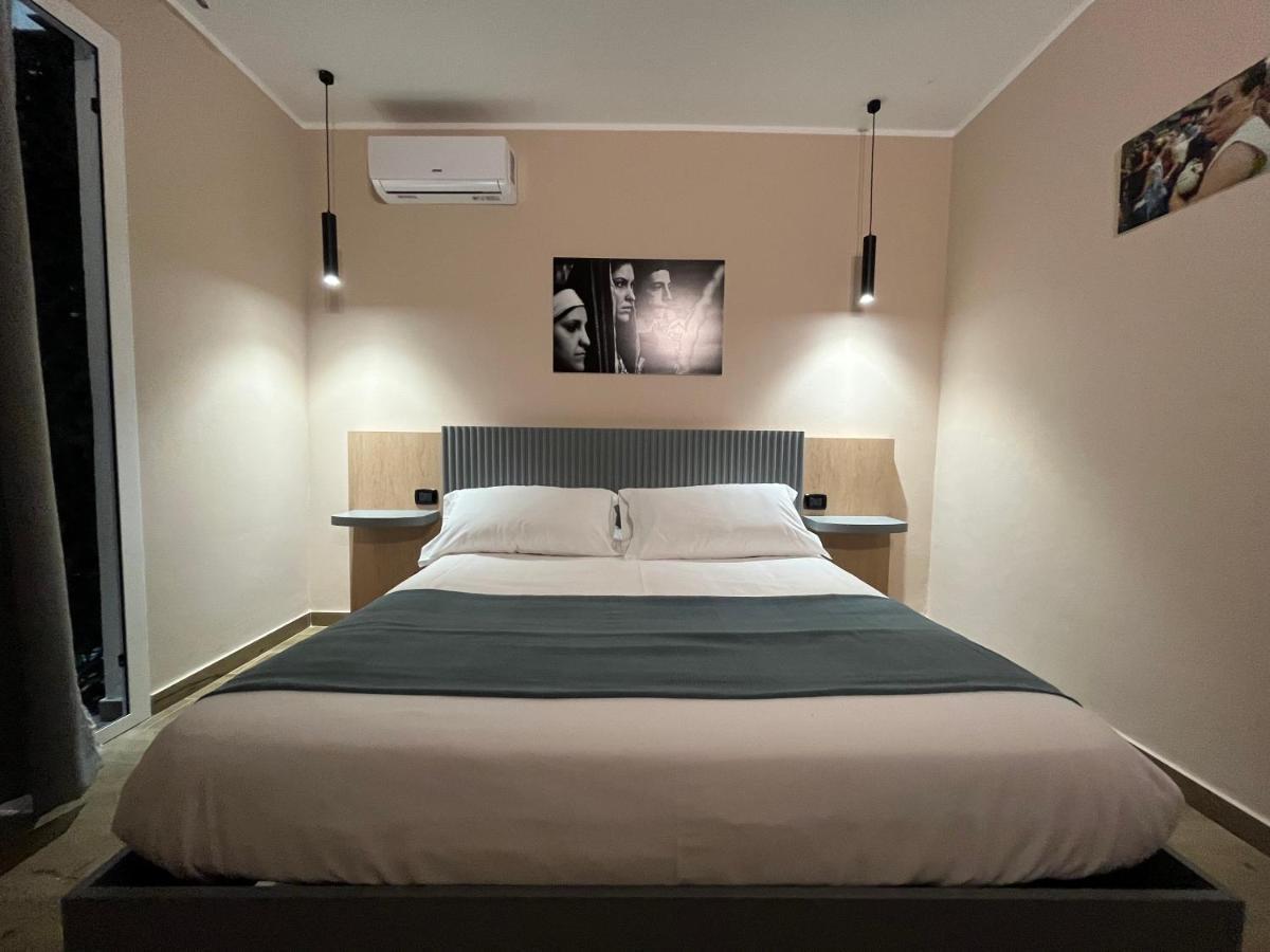 I Quattru Vuci Rooms Палермо Экстерьер фото