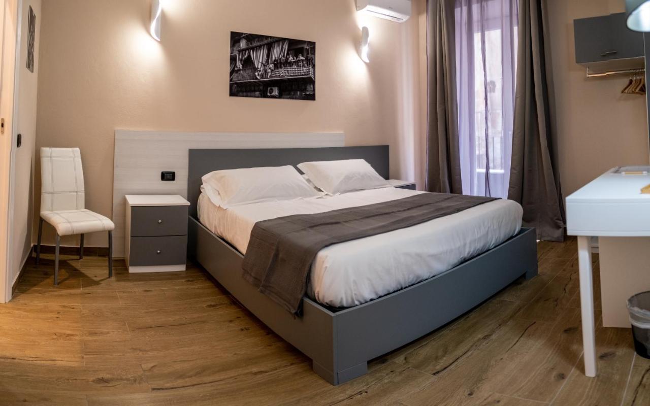 I Quattru Vuci Rooms Палермо Экстерьер фото